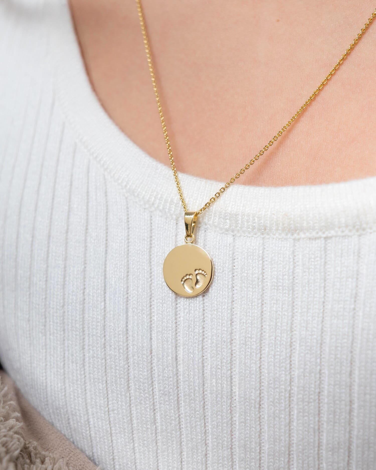 Engraved Plate Pendant Necklace Baby Feet 12mm