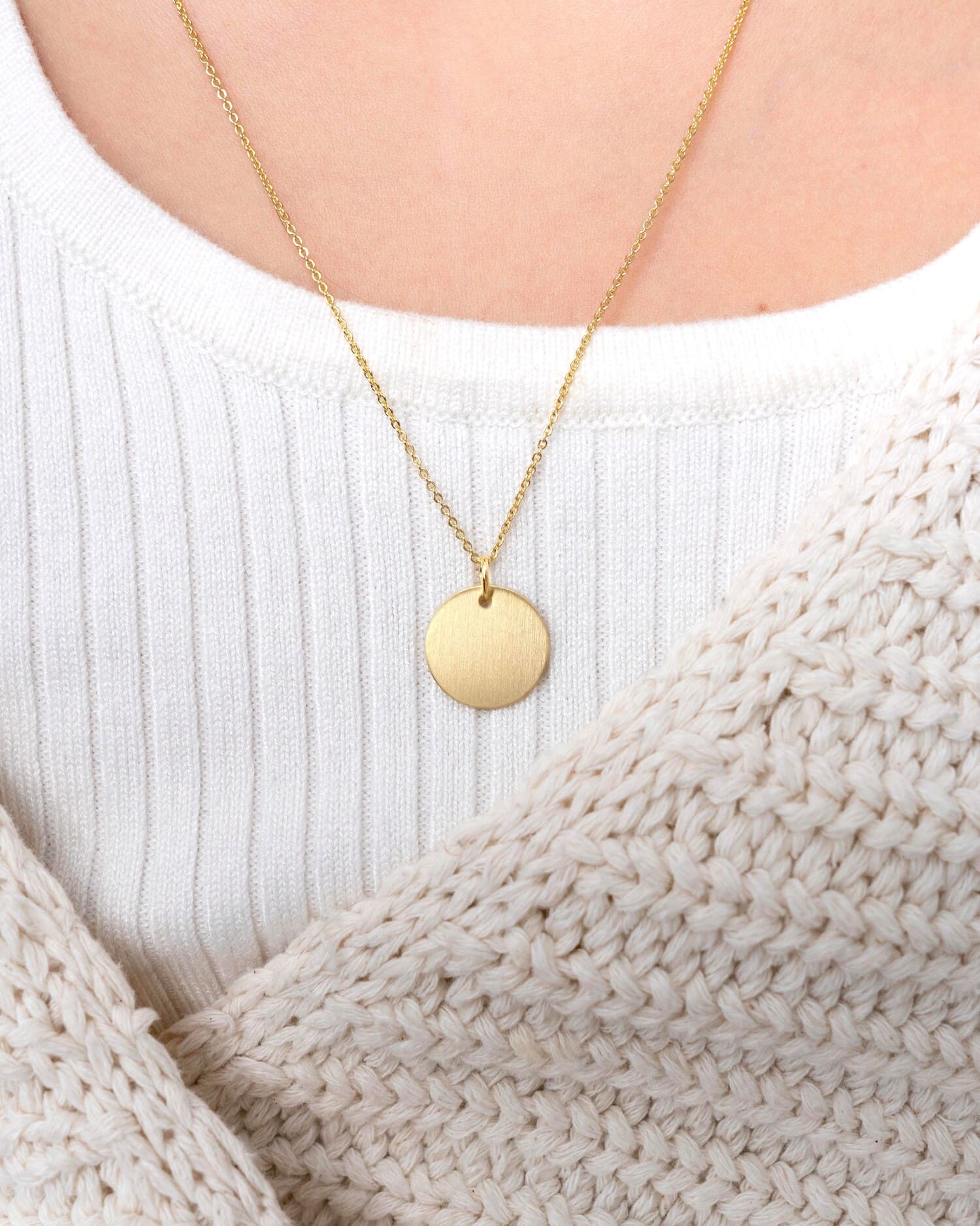 Engraved plate necklace pendant round 14mm