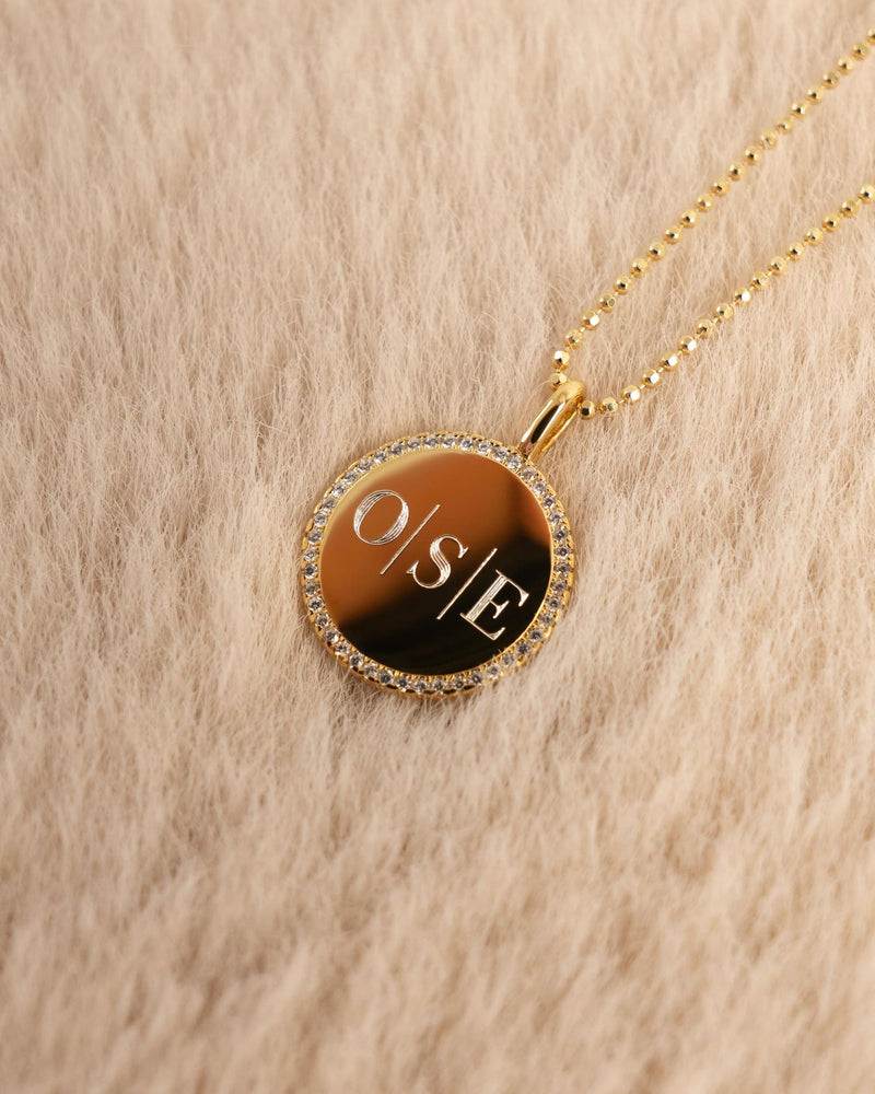 Persönlicher Initialen-Schmuck, den du nah am Herzen trägst