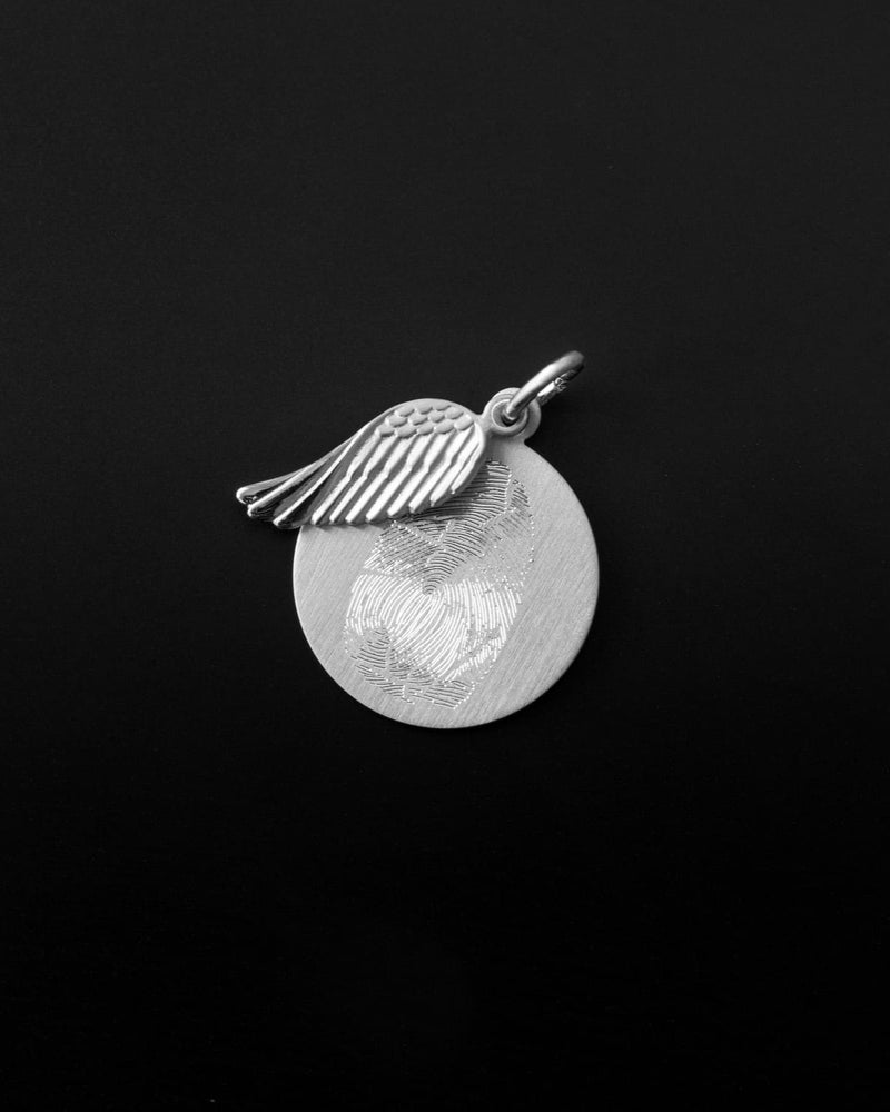 Personalized Necklaces for Men: There Are Almost No Limits to Your Engraving Options