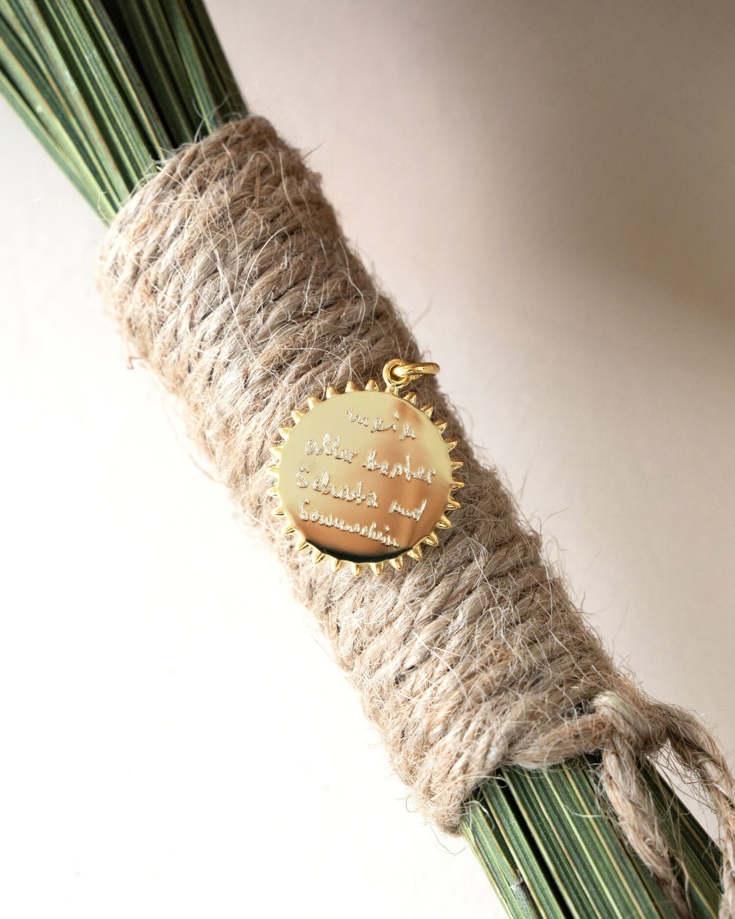 Eigene Zeichnung Sonnen Halskette Gravurplatte Anhänger