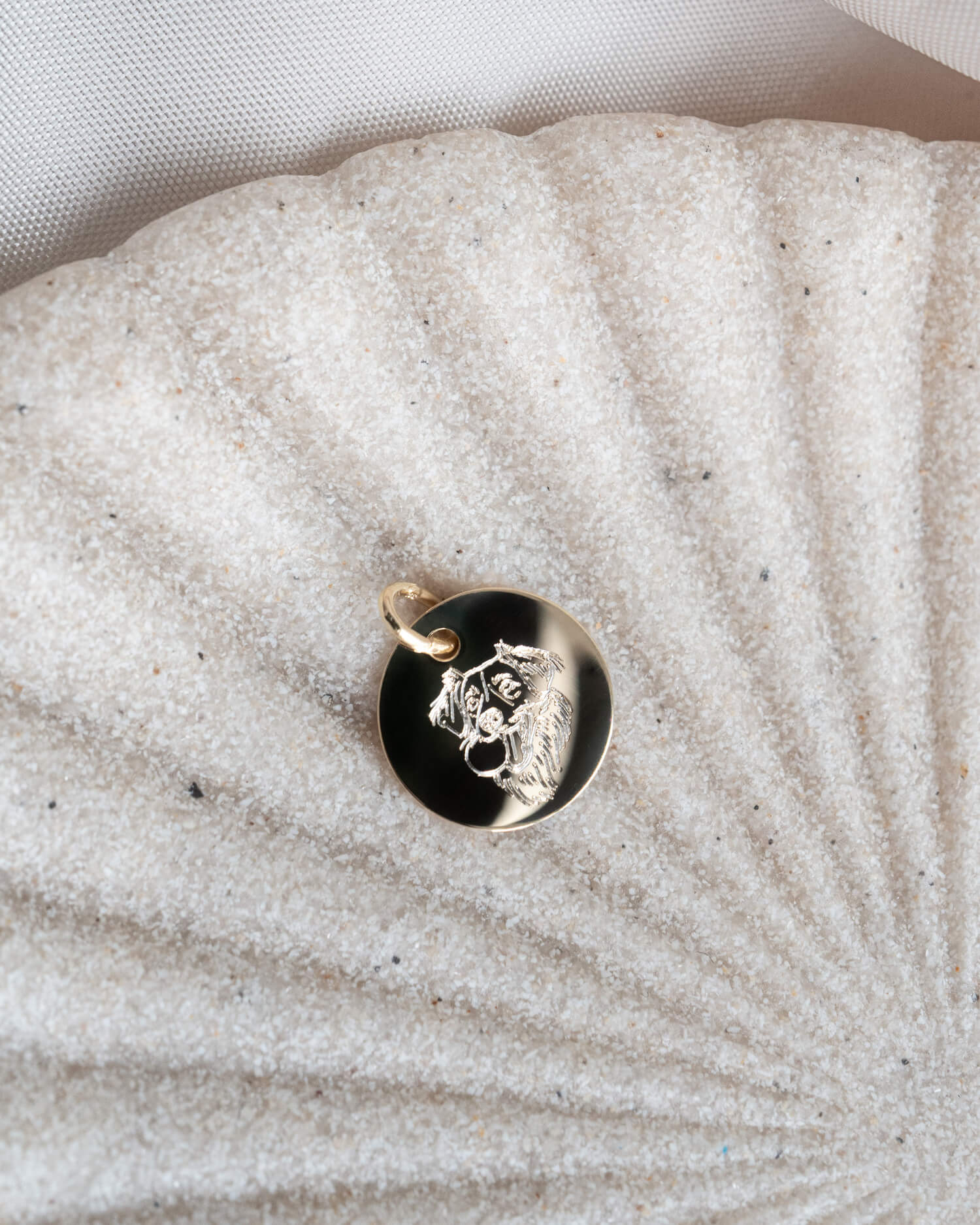 Engraved plate necklace pendant round 12mm