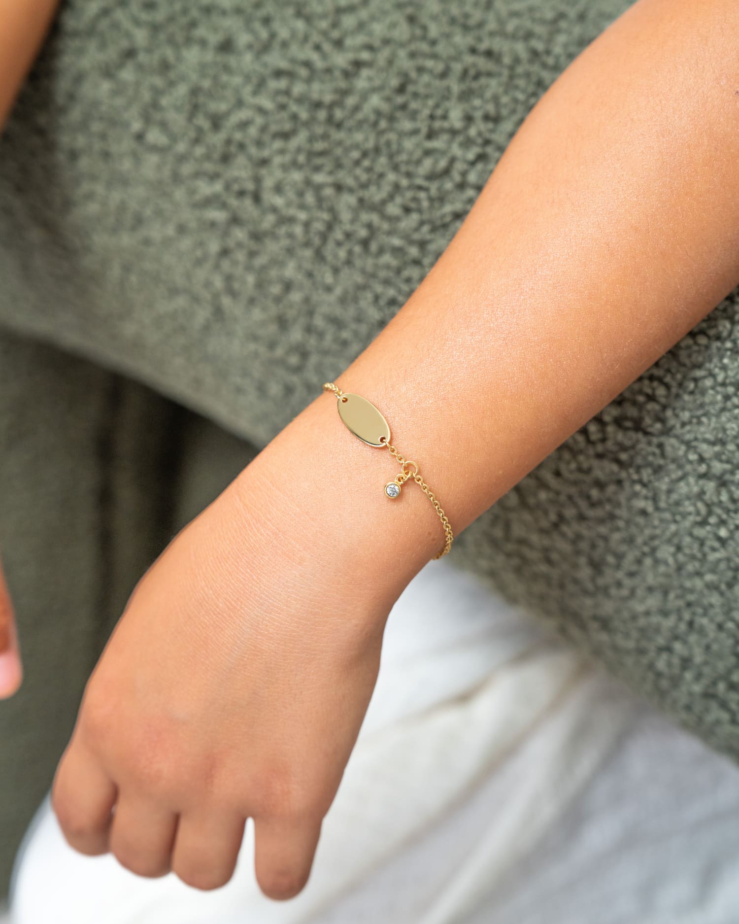 Handprint engraving bracelet engraving plate oval zirconia