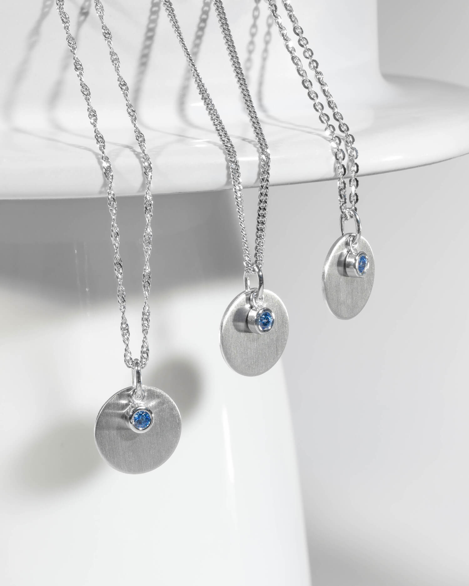 Engraving plates pendant necklace zirconia blue 12mm