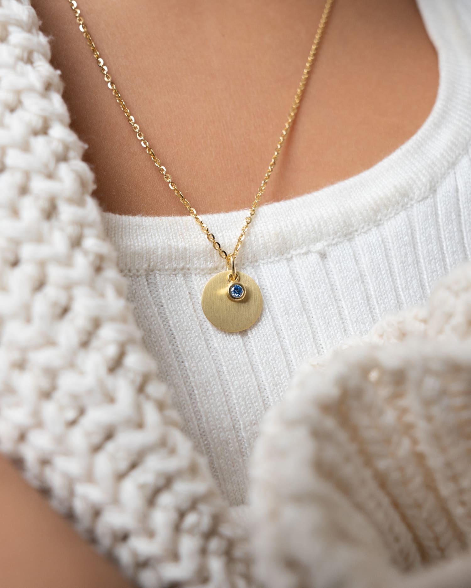 Engraving plates pendant necklace zirconia blue 12mm