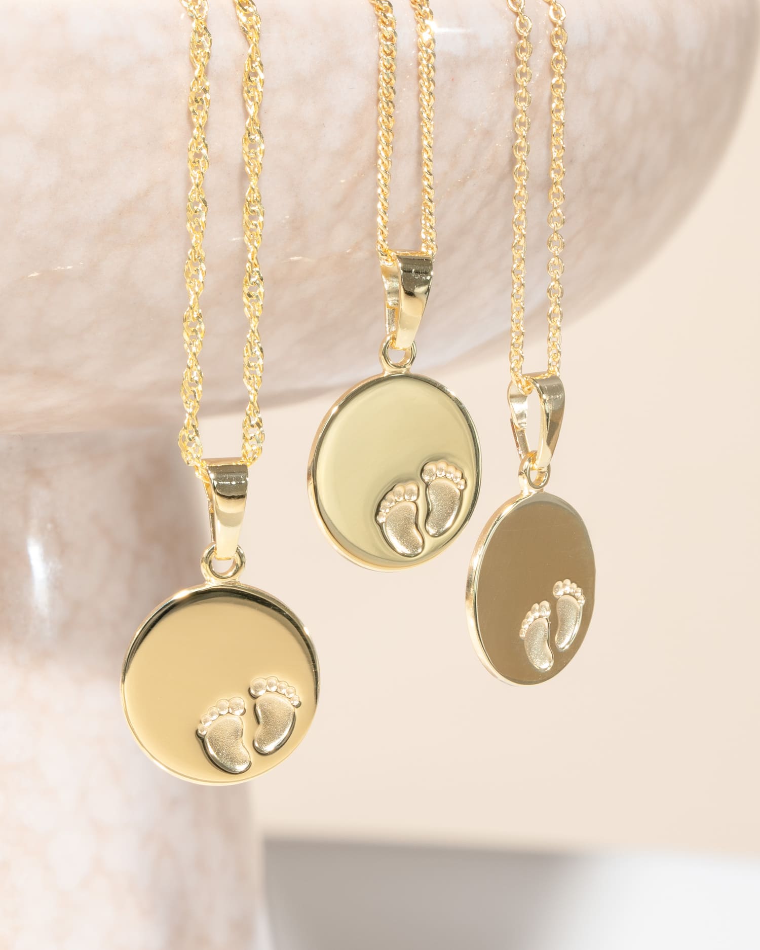 Engraving plates pendant necklace baby feet 12mm