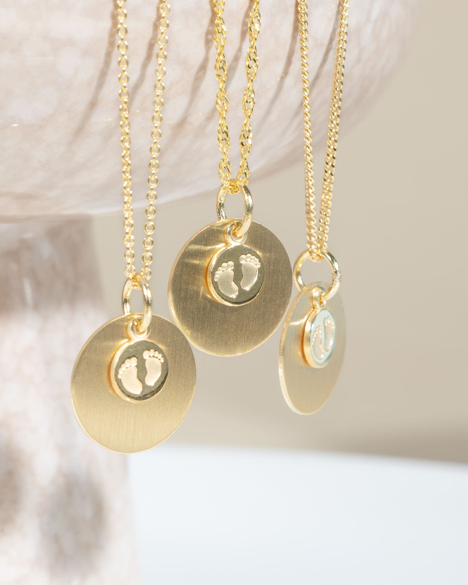 Engraving plates pendant necklace baby feet 14mm