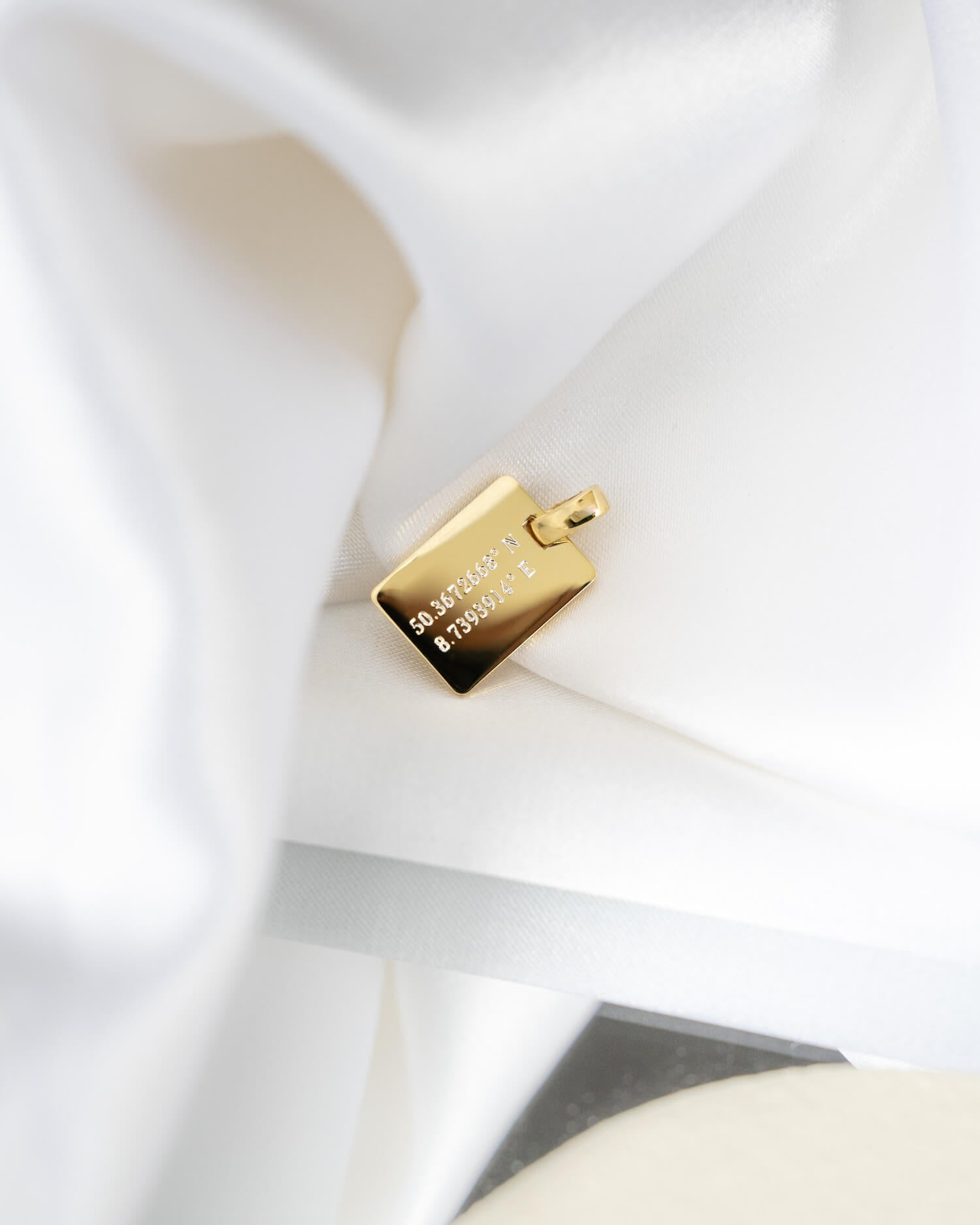 Engraving plates necklace pendant square