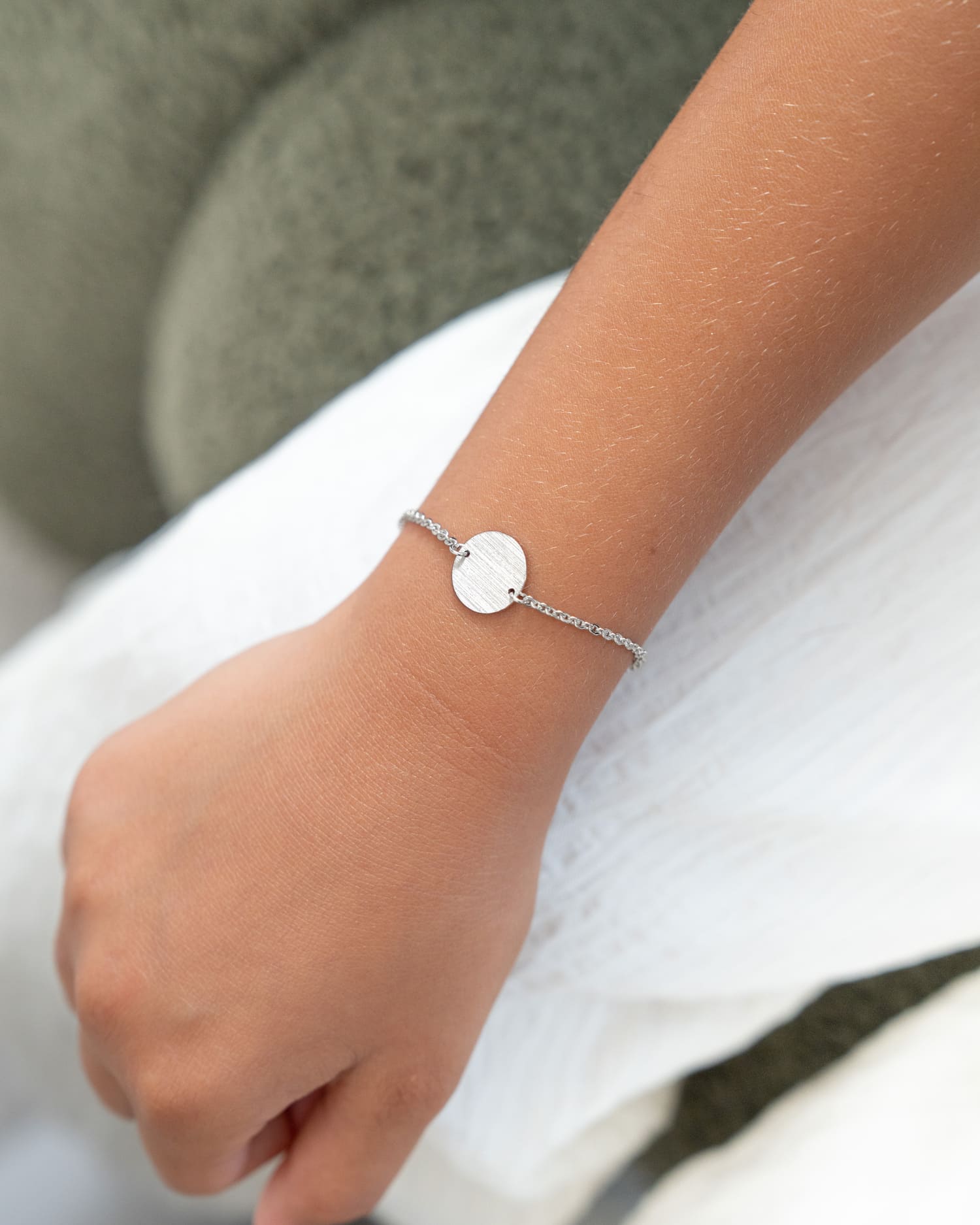 Handafdruk graveerarmband graveerplaatje rond