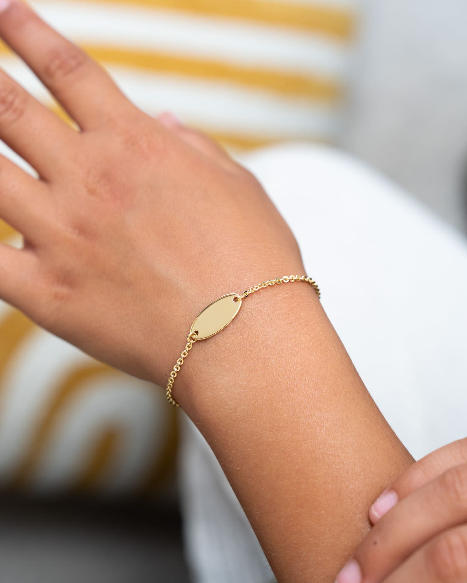 Handafdruk graveerarmband graveerplaat ovaal