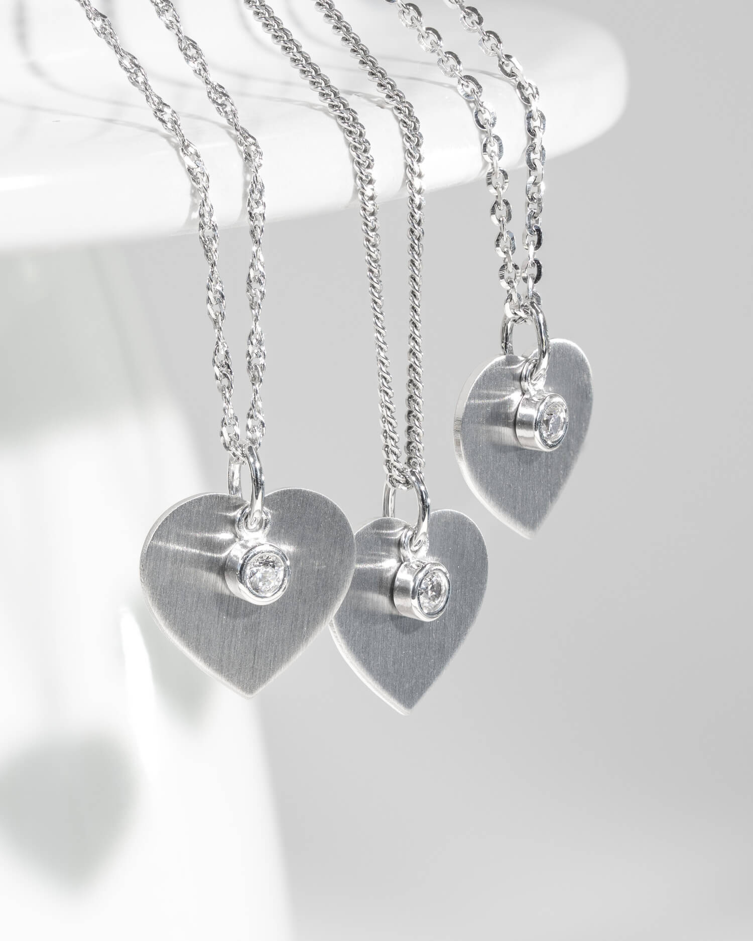 Hart ketting graveerplaatje hanger zirkonia