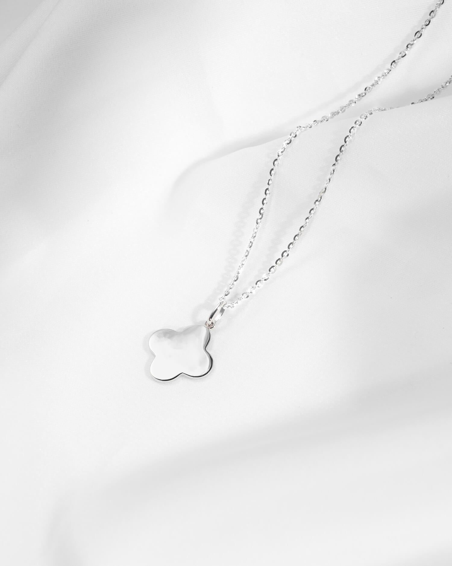 Coördinaten klaverblad ketting graveerplaatje