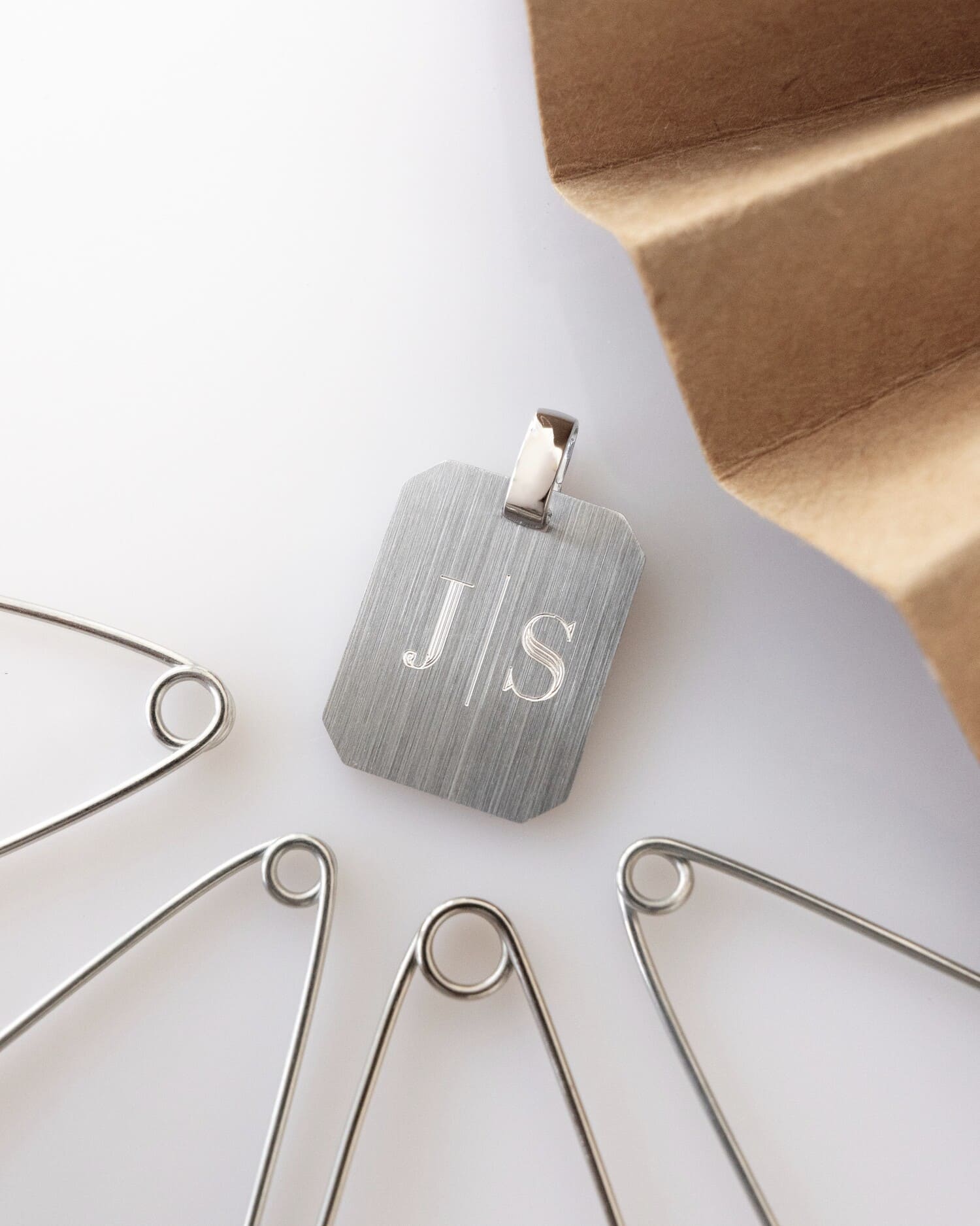 Graveerplaatjes halsketting hanger achthoek