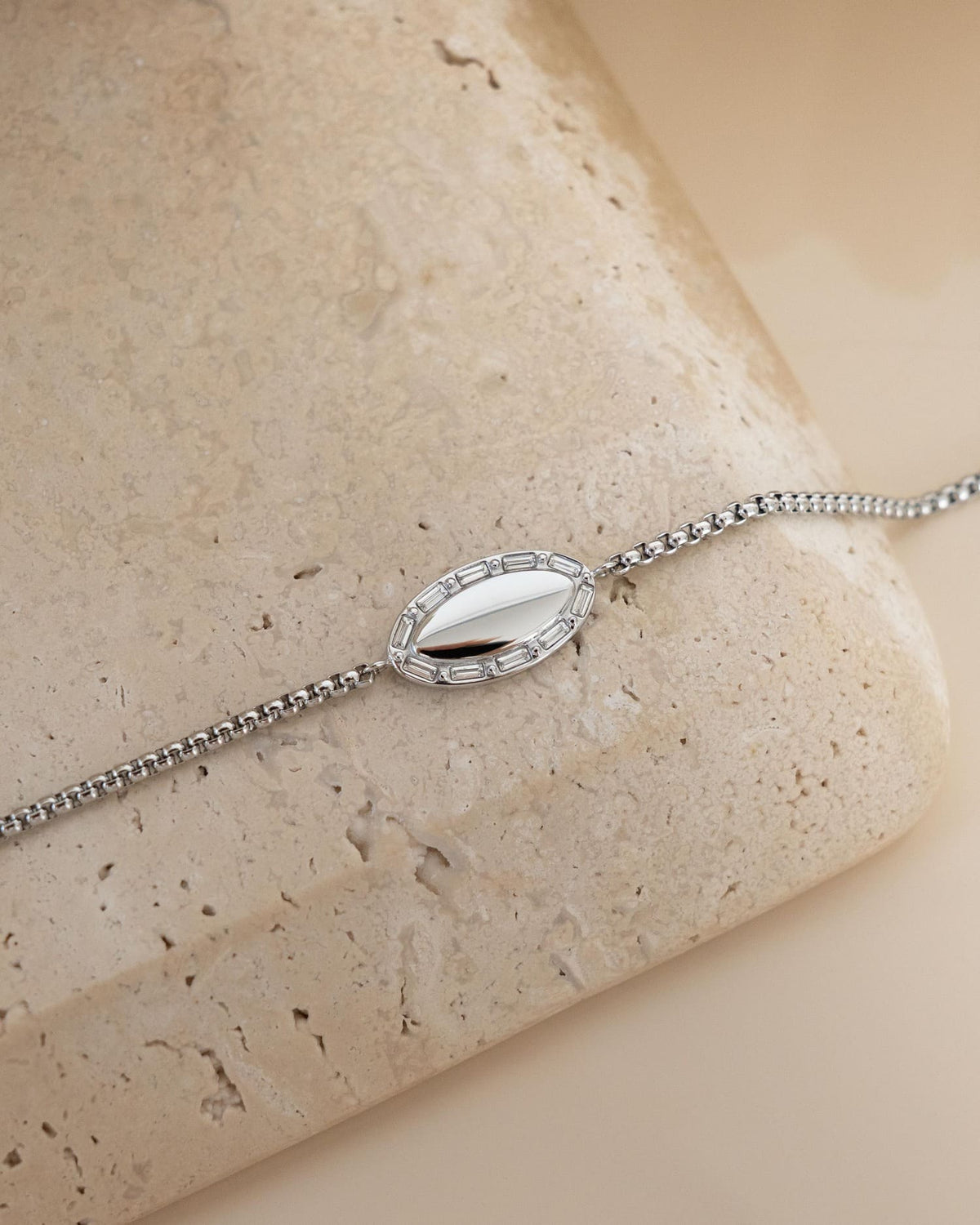Initialen Gravurarmband Gravurplatte Oval Zirkonia