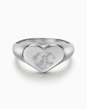 Zilveren ring met neusafdruk en hartvormige gravure