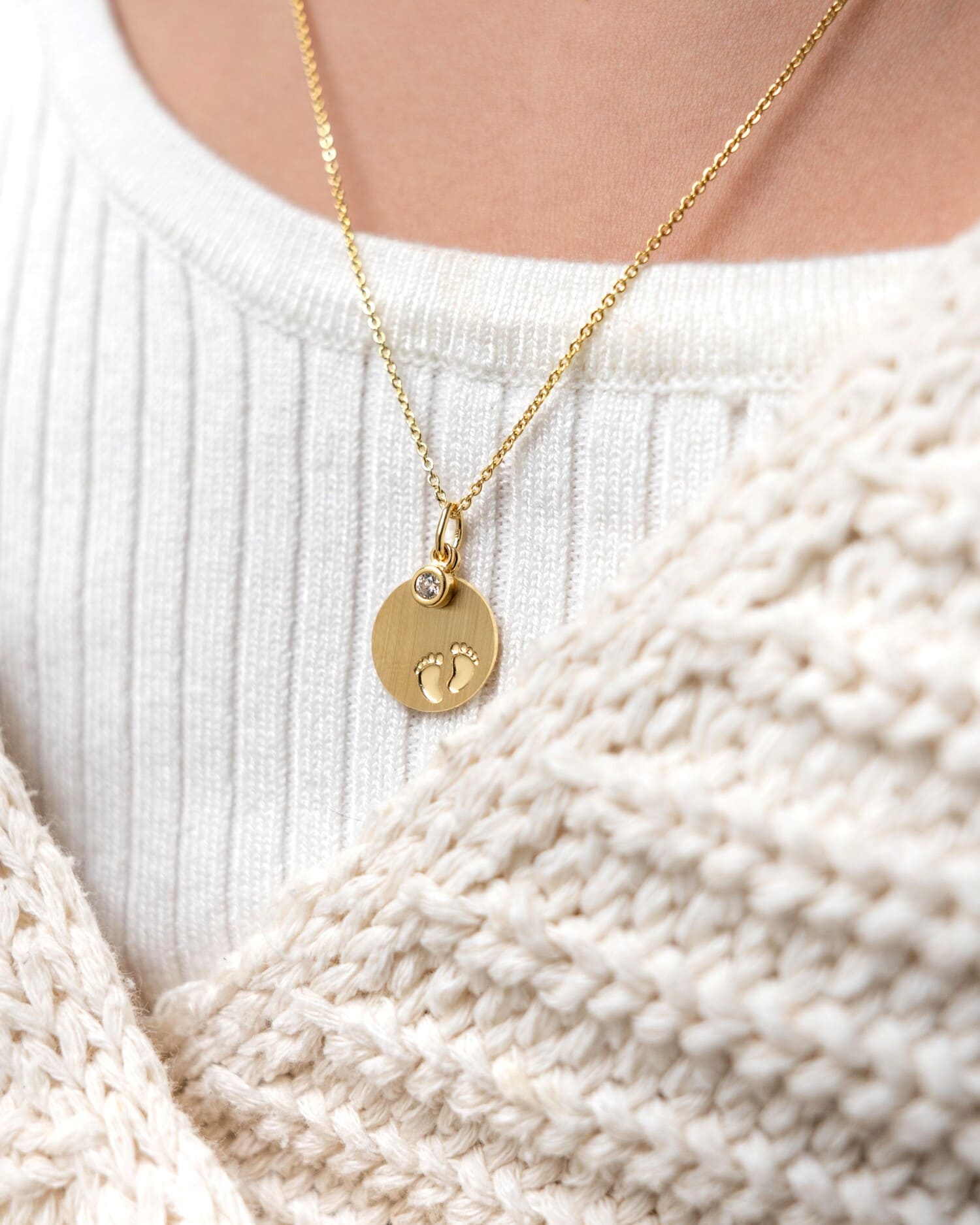 Engraved plate pendant necklace baby feet cubic zirconia 12mm