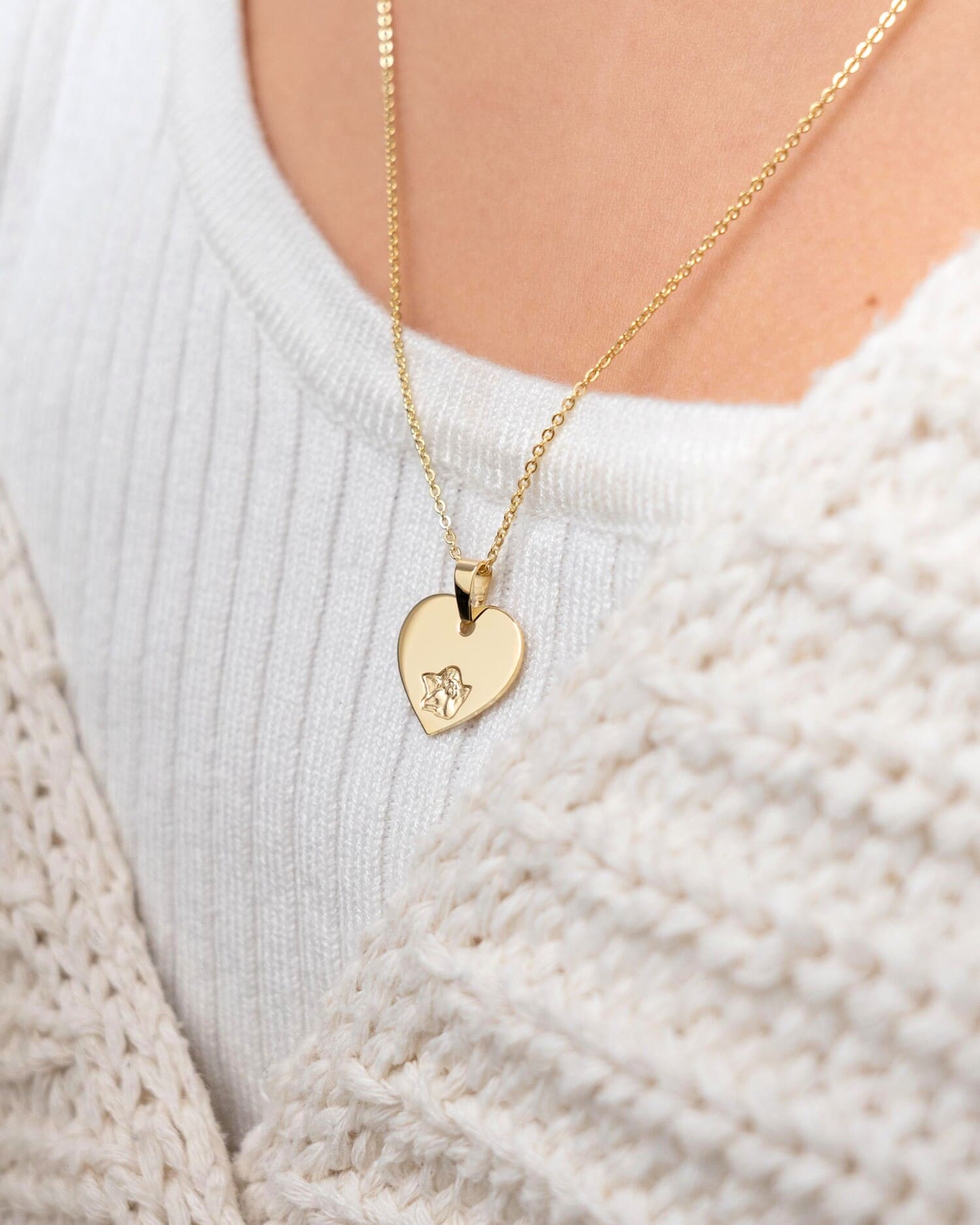 Engraved plates, pendant necklaces, heart-shaped necklaces, guardian angels