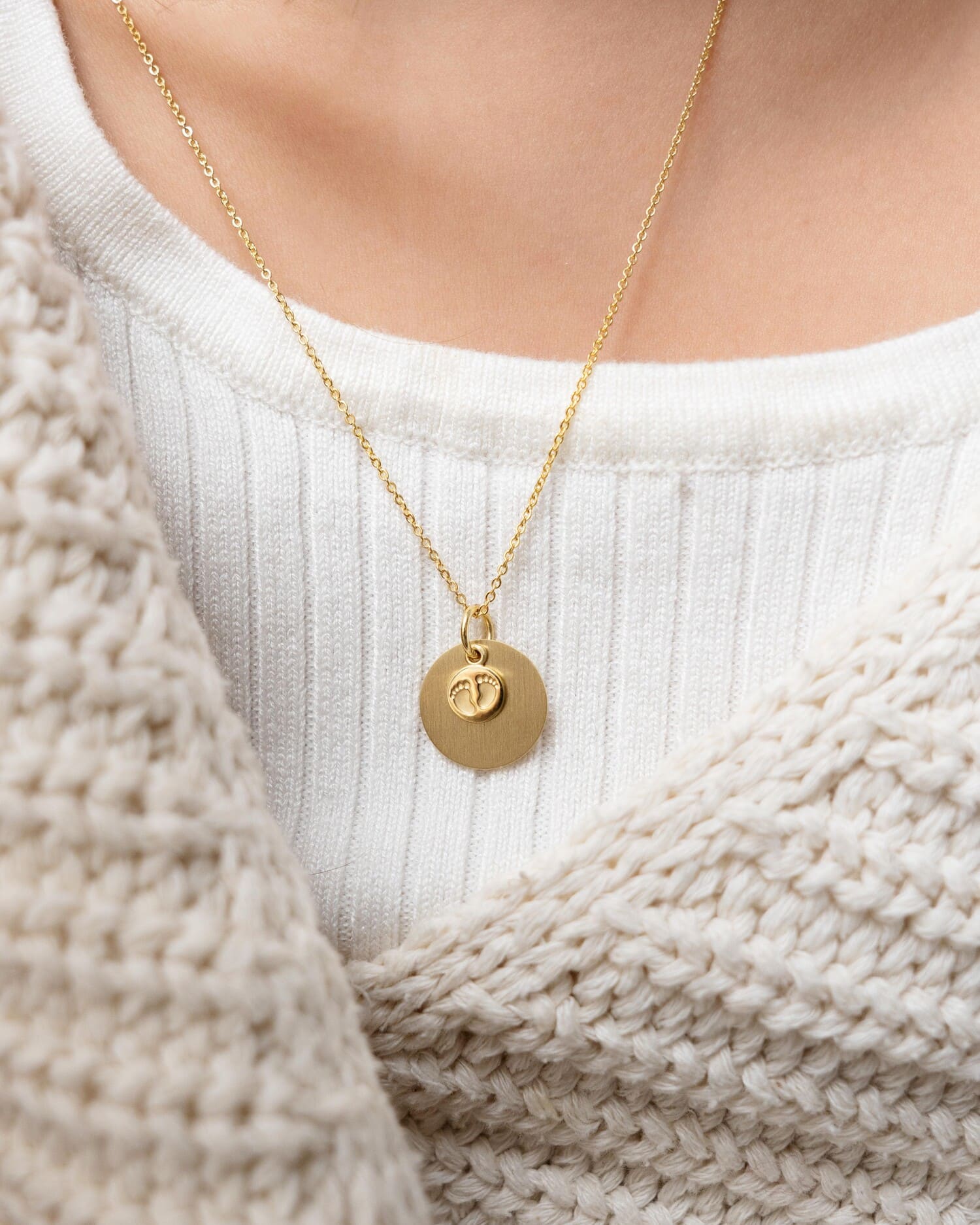 Engraved Plate Pendant Necklace Baby Feet 14mm