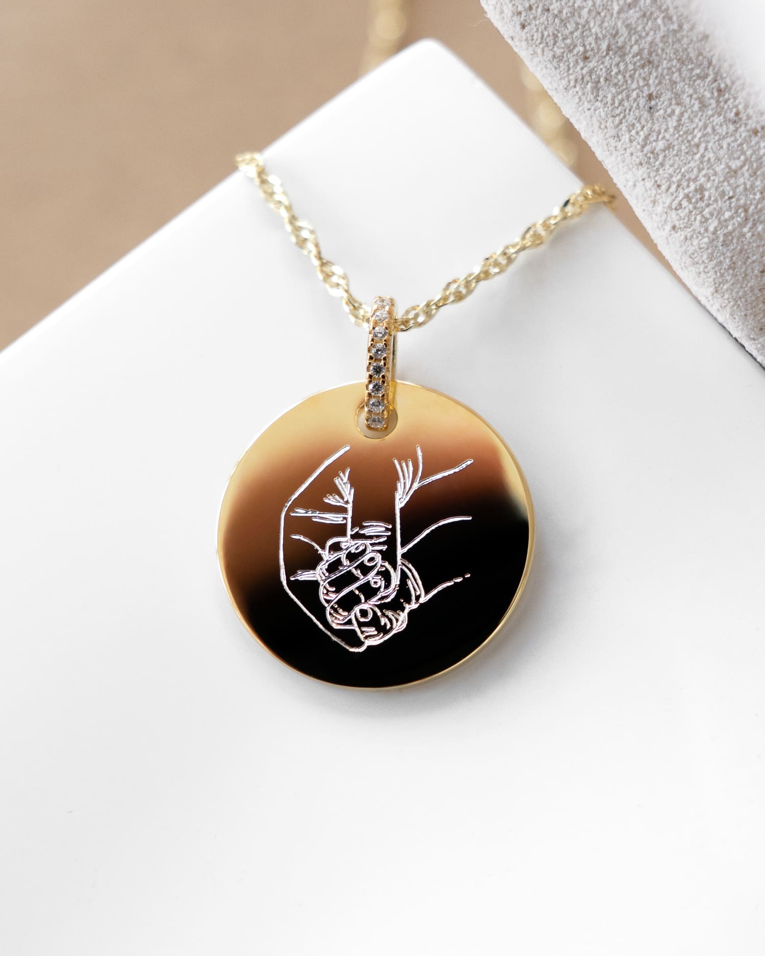 アクセサリー Engraved Plate Pendant Engraving plates necklace pendant zirconia round