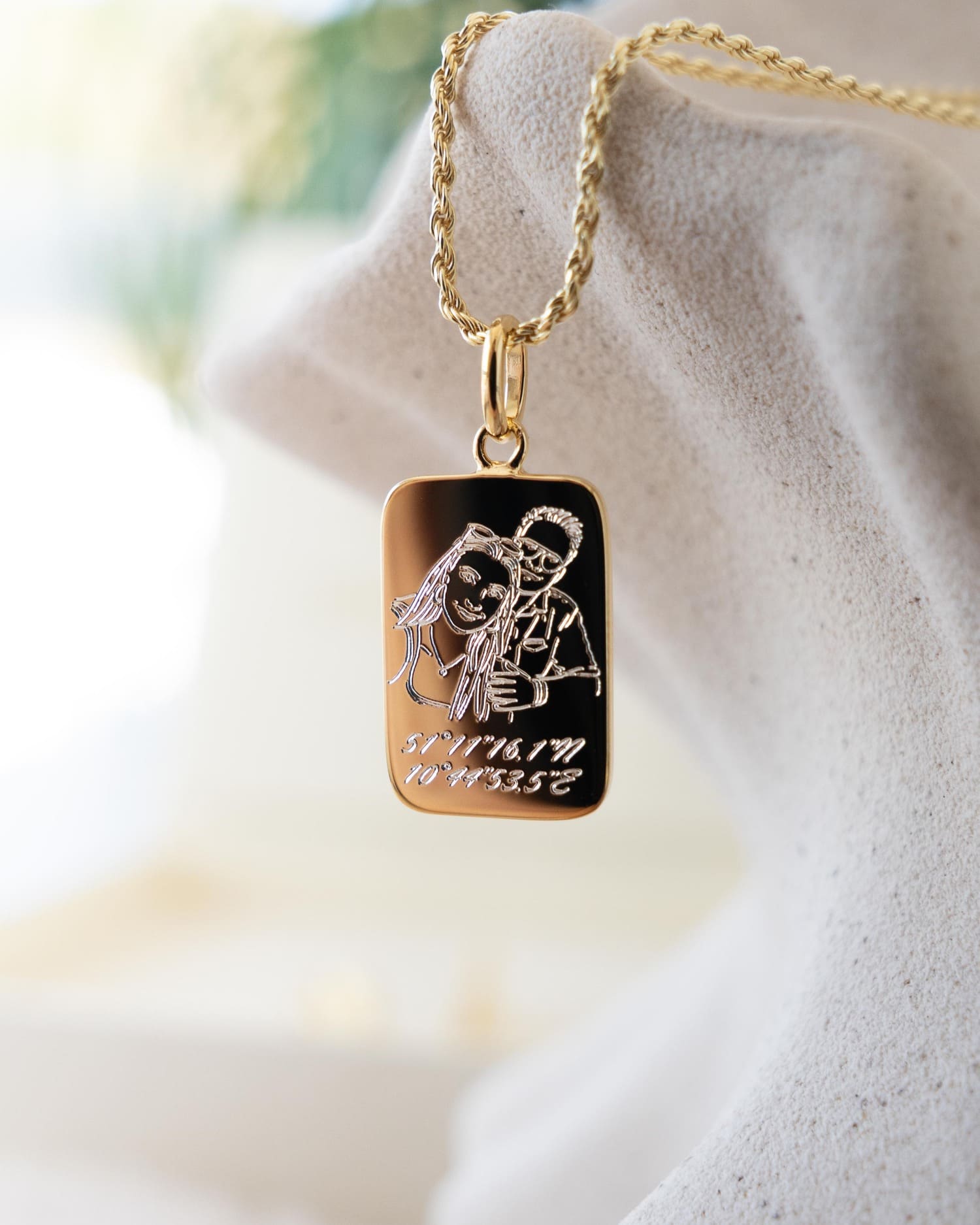 Image/graphic Uploud engraving plates necklace pendant square