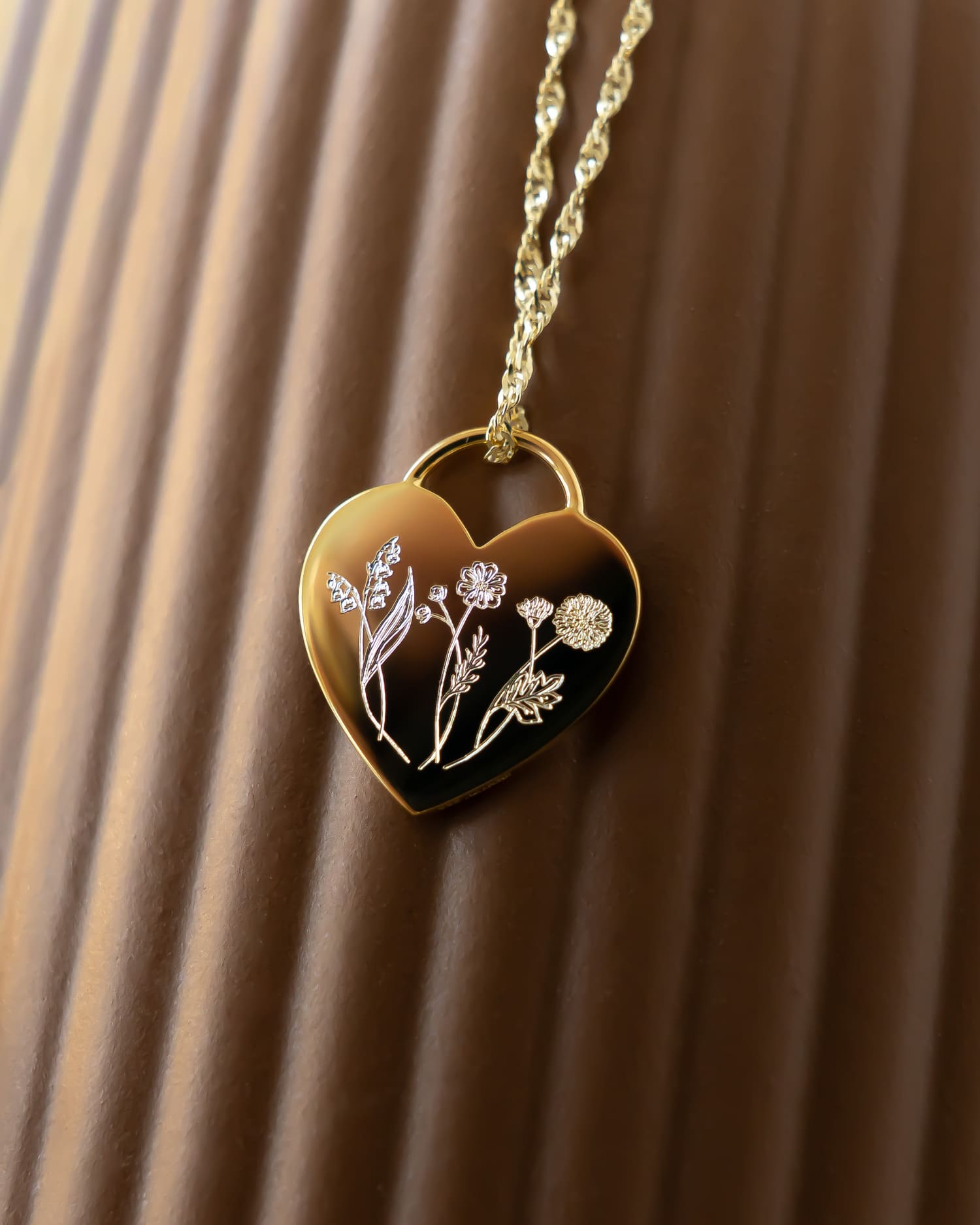 Birth flower heart necklace engraving plate pendant