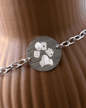 Paw print engraved bracelet, round engraving plate