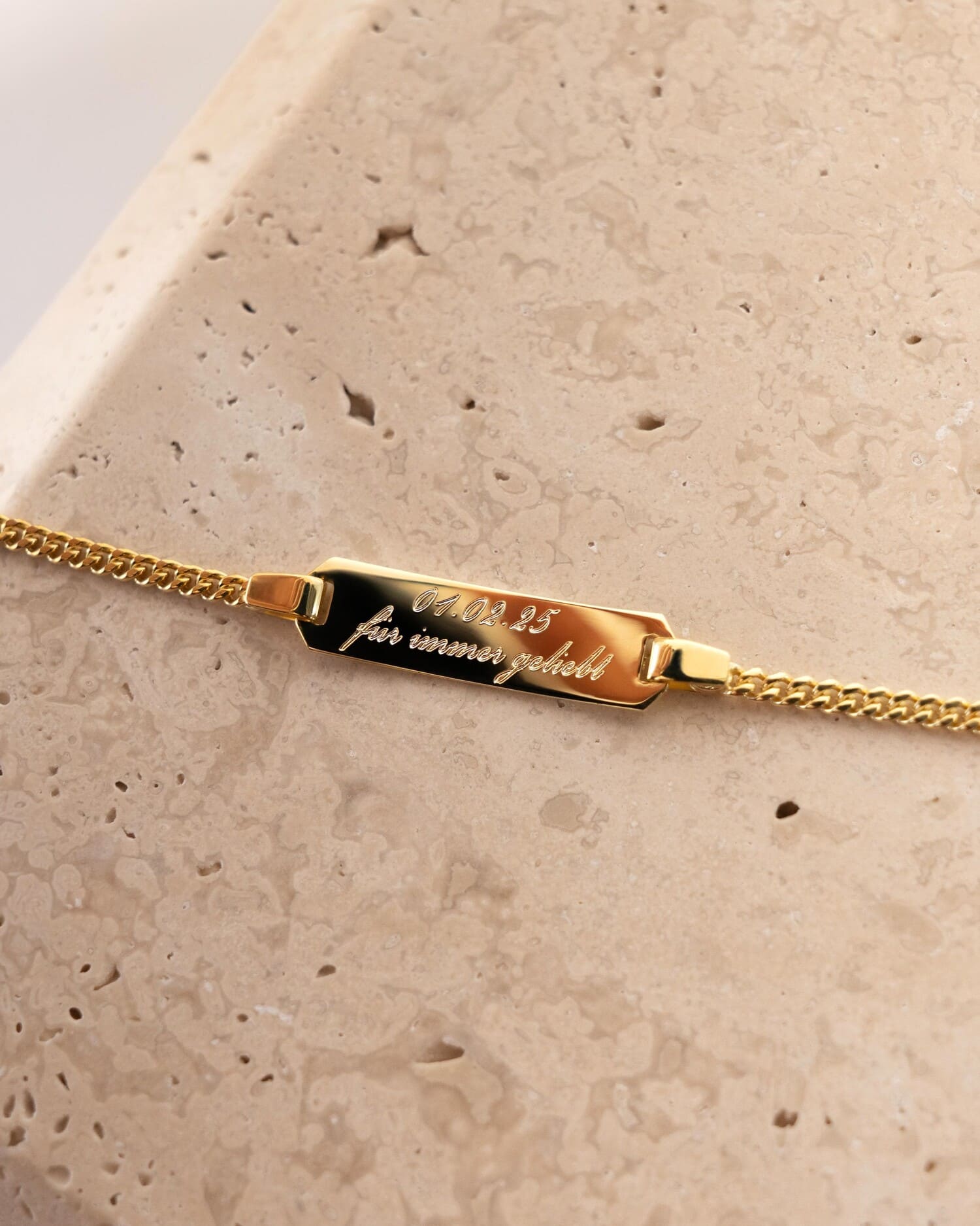 Engraved bracelet, engraving plate