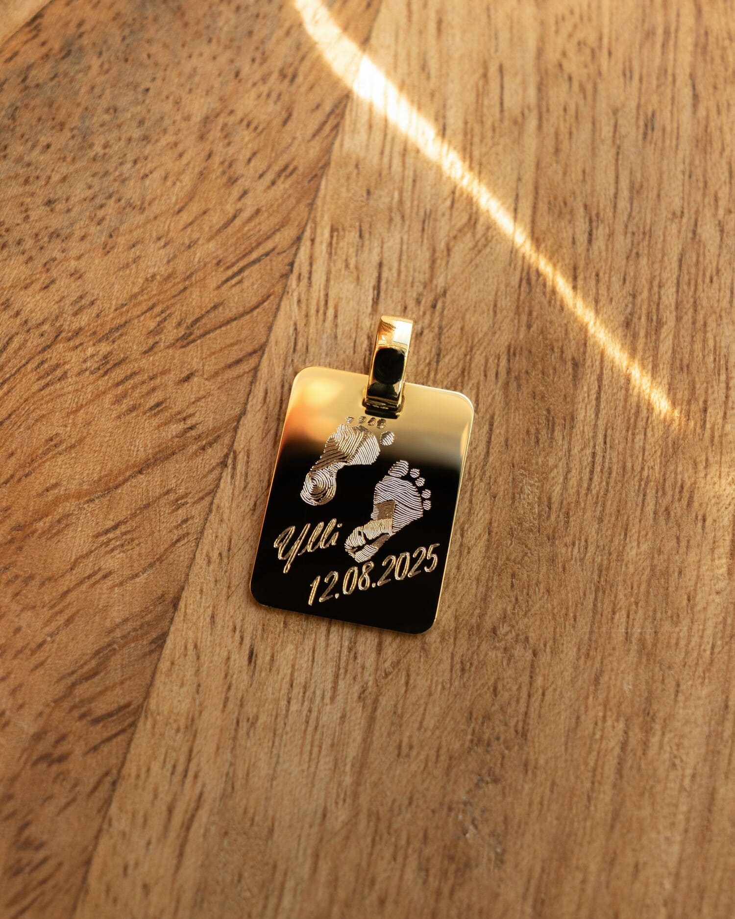 Engraved plate necklace pendant rectangle