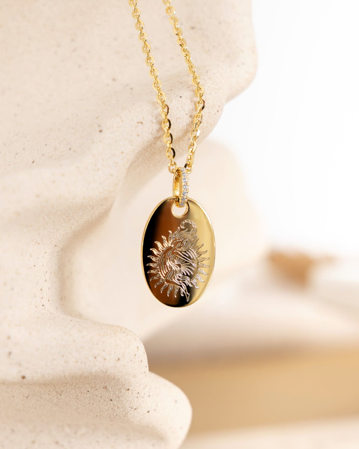 Graveerplaatjes halsketting hanger zirkonia ovaal