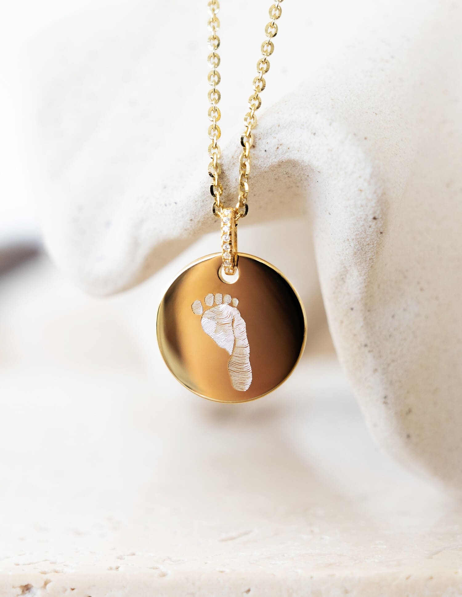 Engraving plates necklace pendant cubic zirconia round