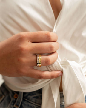 Name ring / Letter ring