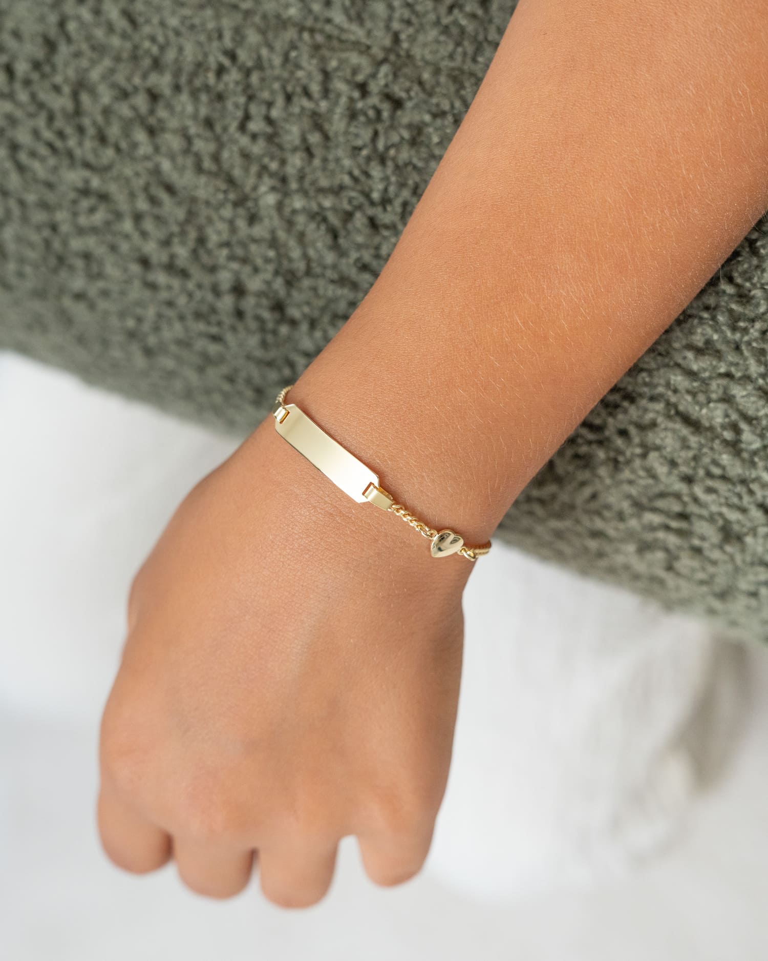 Engraving bracelet engraving plate heart