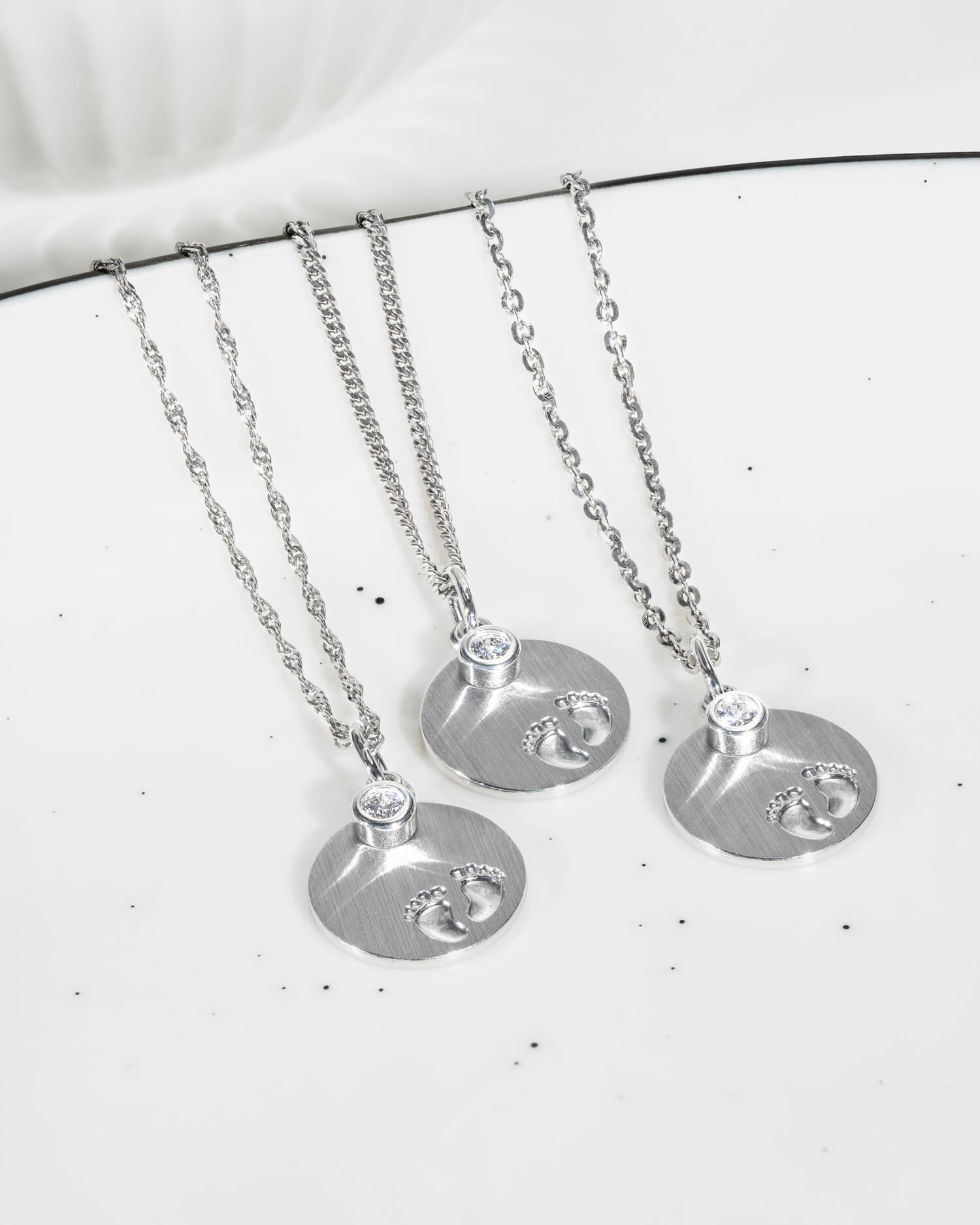 Engraving plates pendant necklace baby feet zirconia 12mm