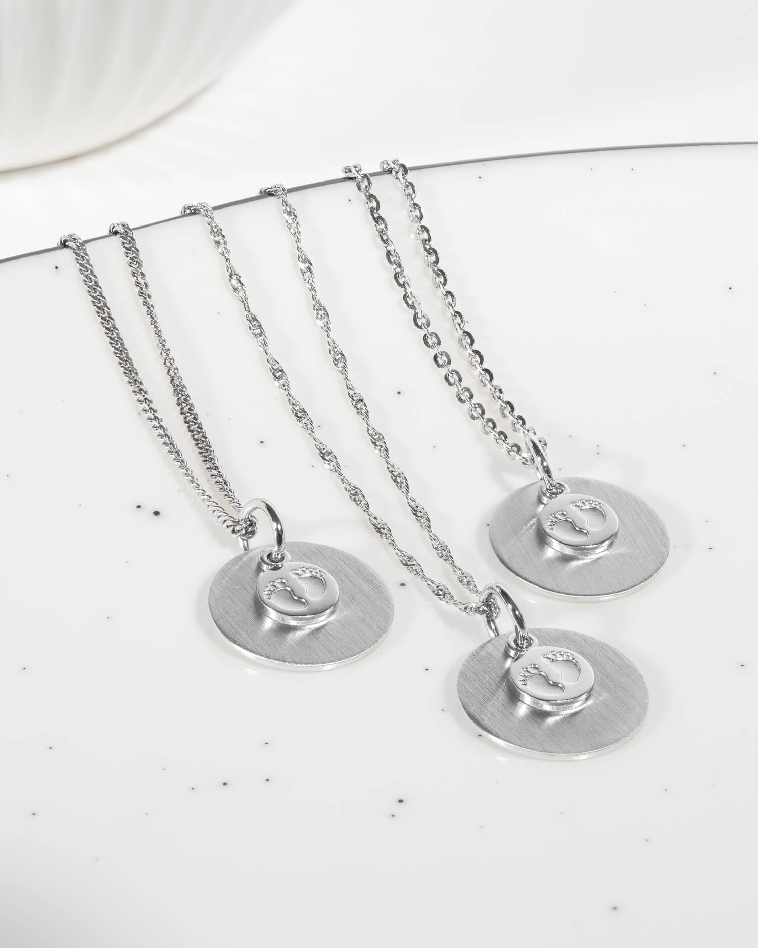 Engraving plates pendant necklace baby feet 14mm
