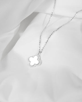 Paw print cloverleaf necklace engraving plate zirconia - Gravurschmuck.de