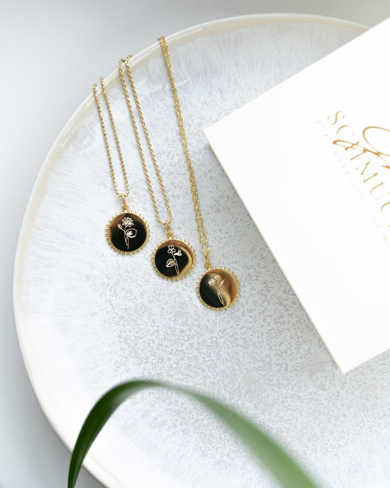 Birth flower sun necklace engraving plate pendant