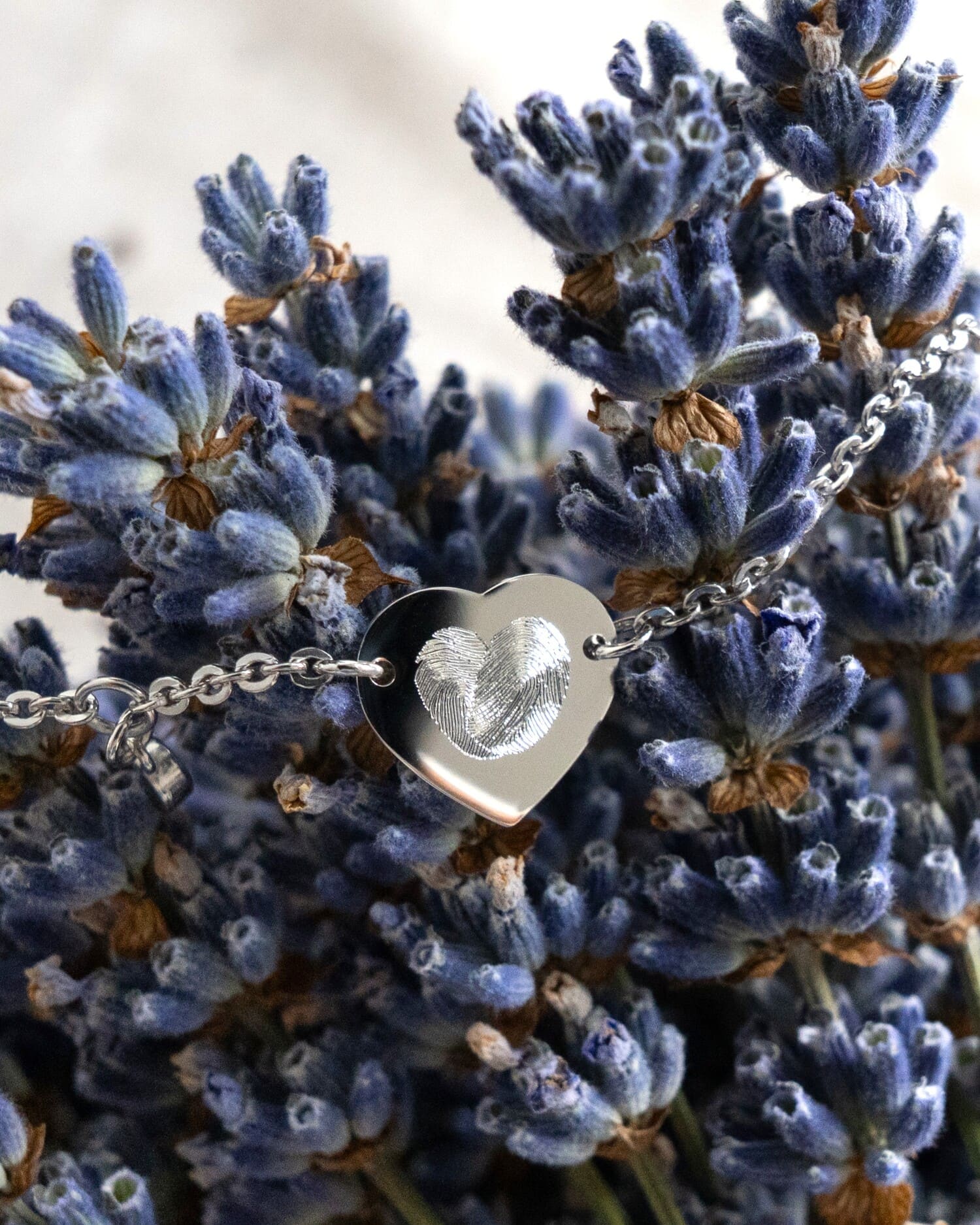 Fingerprint engraving bracelet engraving plate heart zirconia