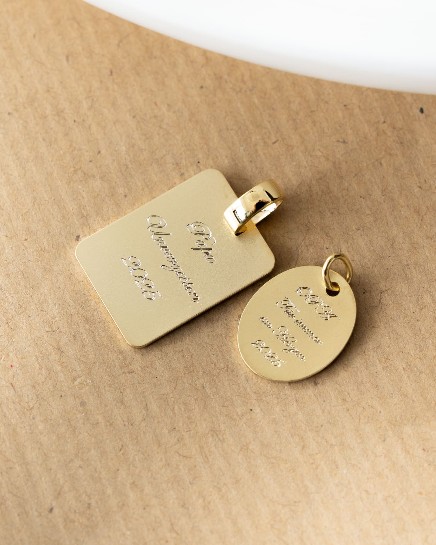 Engraving plates necklace pendant oval