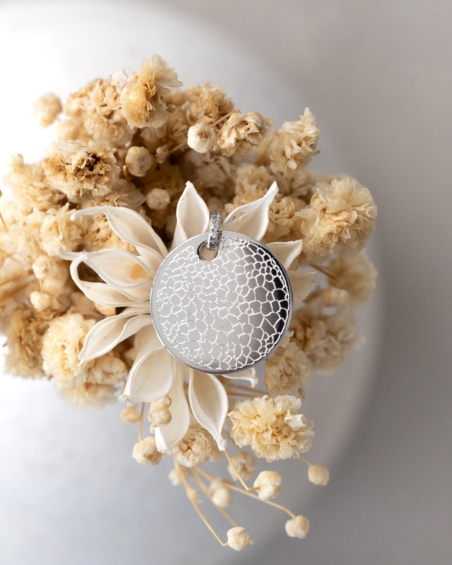 Engraving plates necklace pendant zirconia round