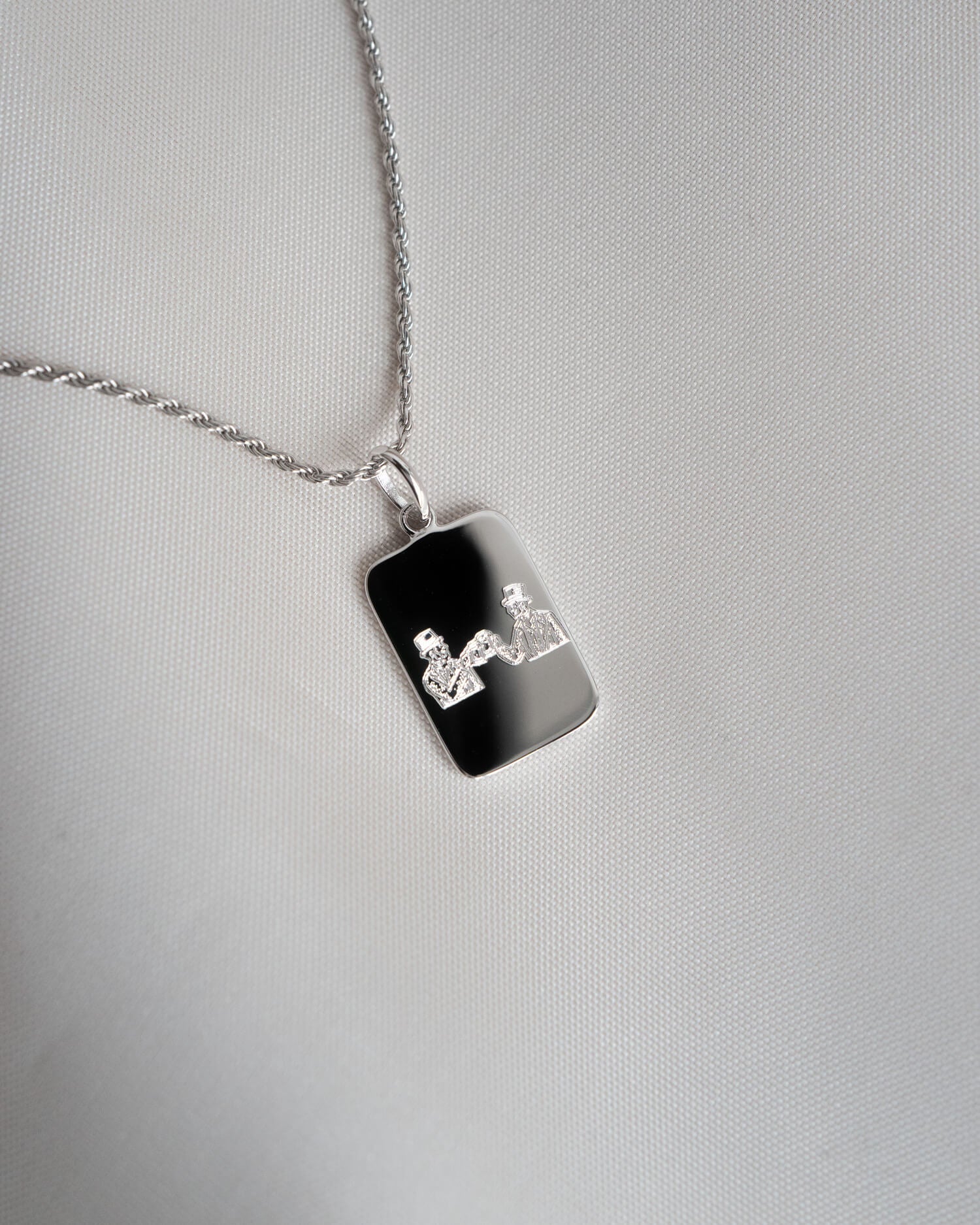 Image/graphic Uploud engraving plates necklace pendant square