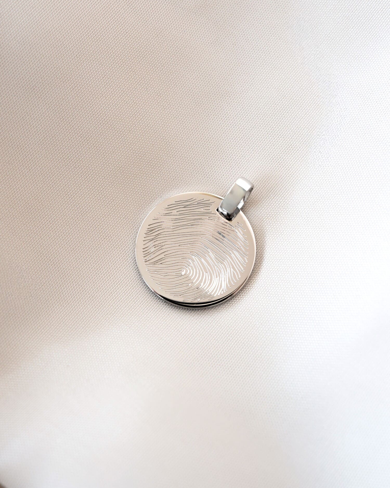 Fingerprint engraving plates necklace pendant round polished