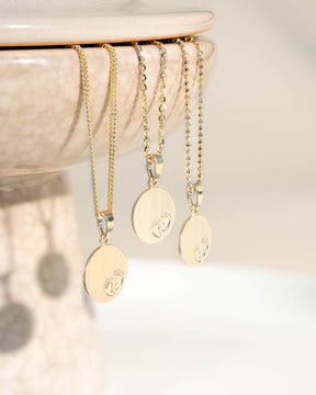 Plaques à graver Pendentif Collier Pieds de bébé 12mm