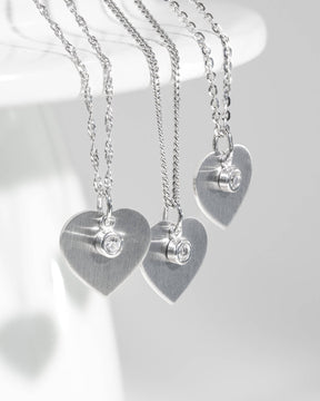 Collier coeur plaque gravure pendentif zirconium