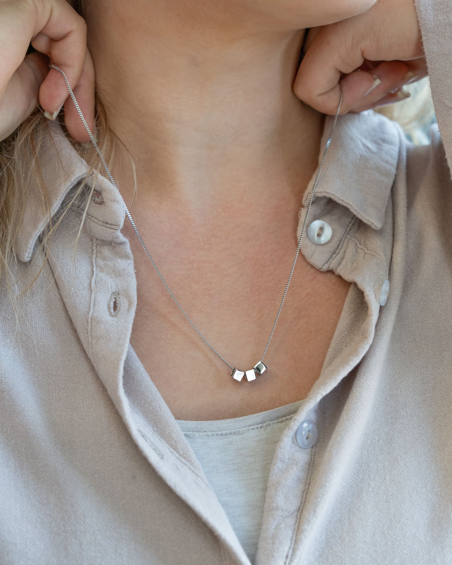 Cube collier plaque gravure pendentif
