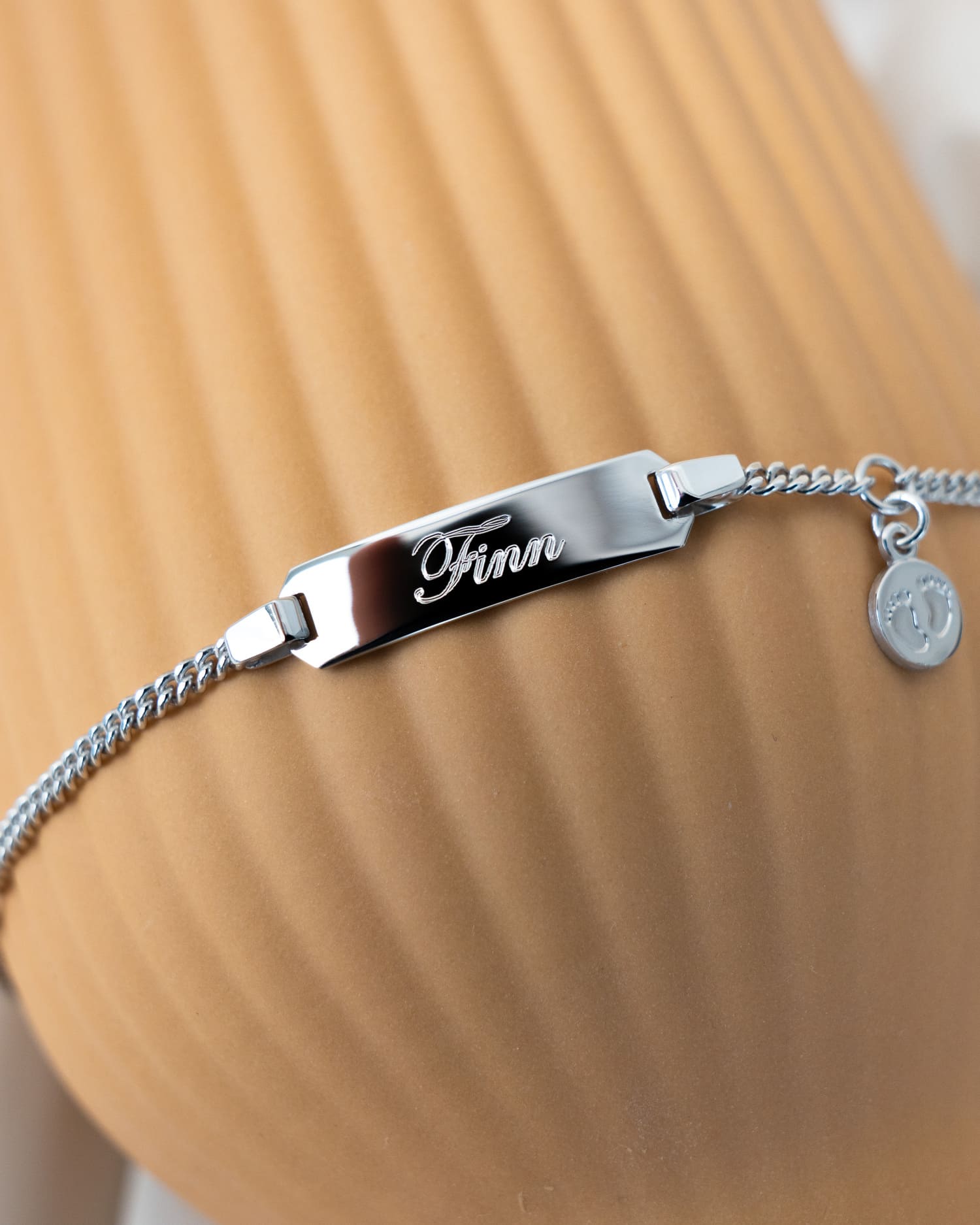 Bracelet de gravure Plaque de gravure Pieds de bébé