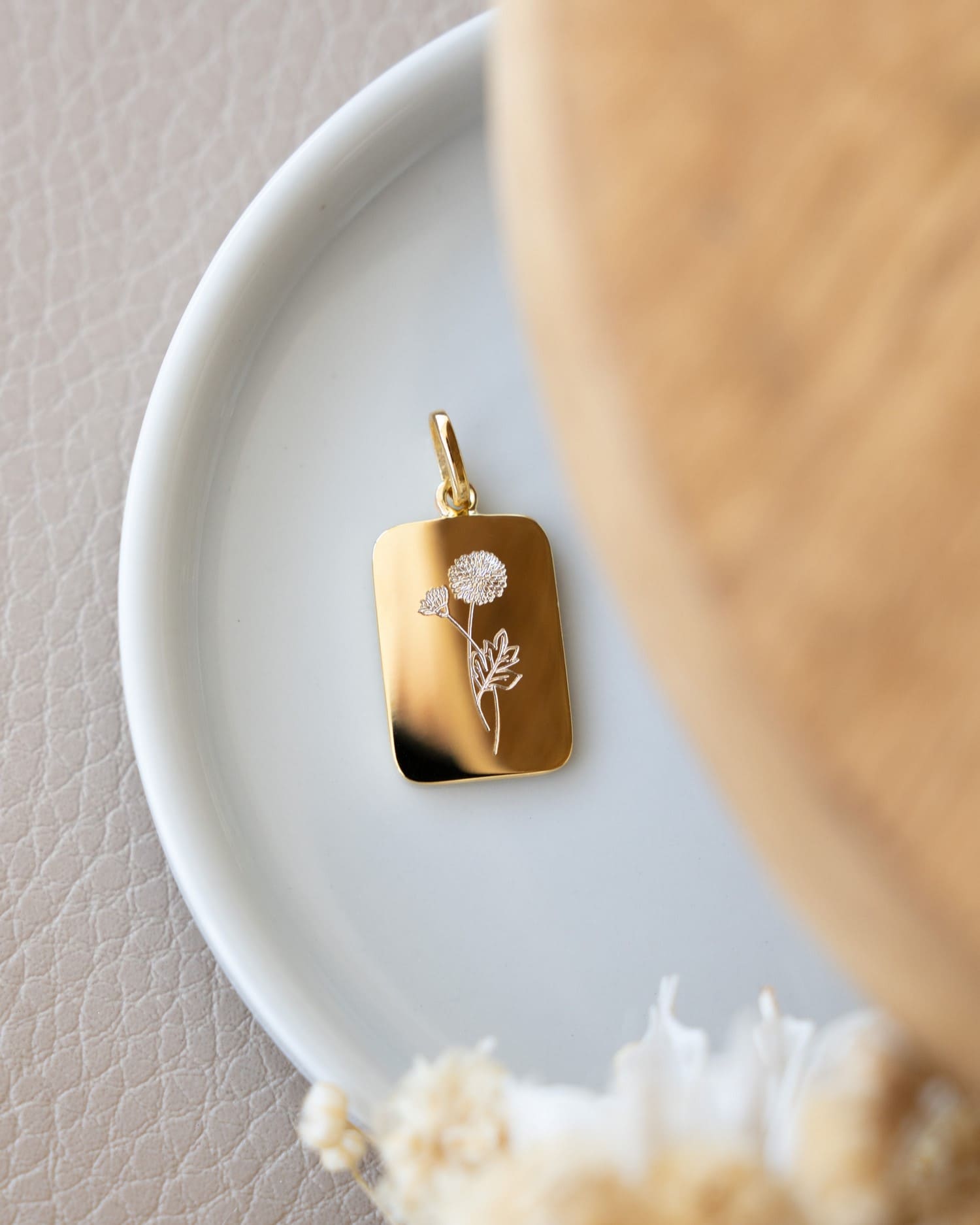 Fleur de naissance Plaques gravées Collier Pendentif Carré