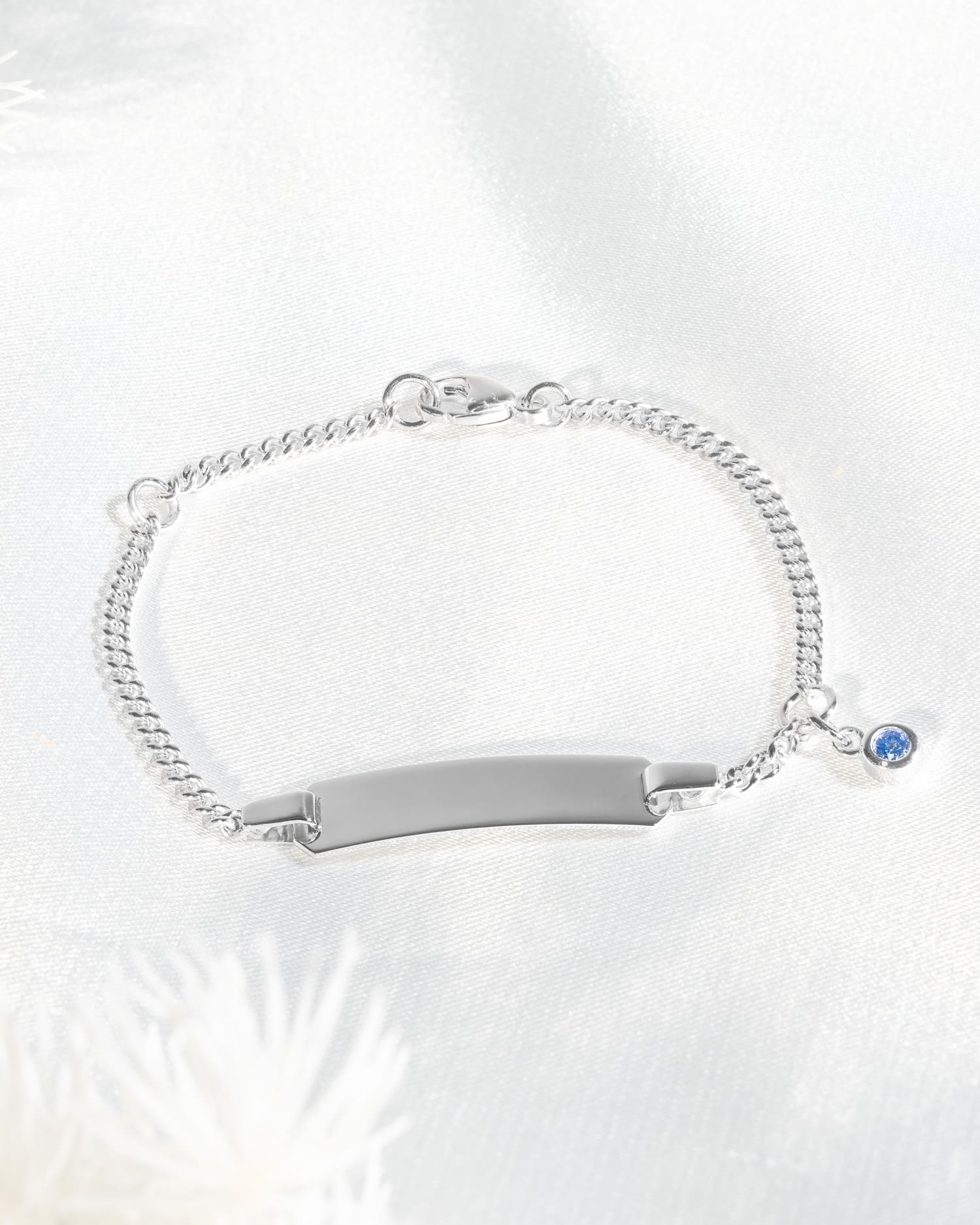 Graveerarmband graveerplaatje zirkonia blauw