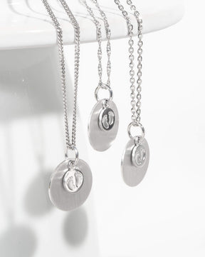 Graveerplaatjes hanger ketting baby voetjes 14mm