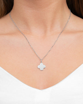 Initialen klaverblad ketting graveerplaatje
