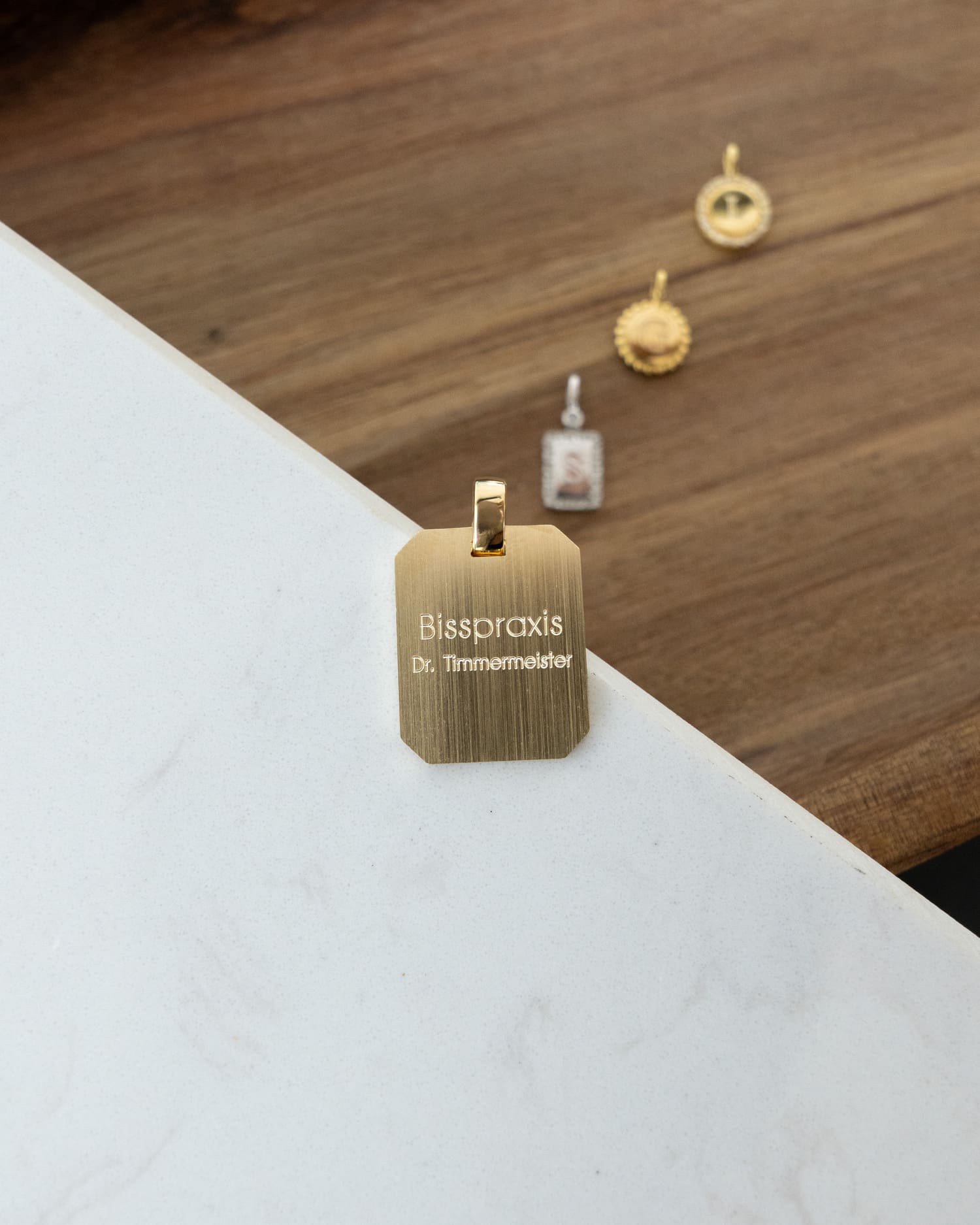Graveerplaatjes halsketting hanger achthoek